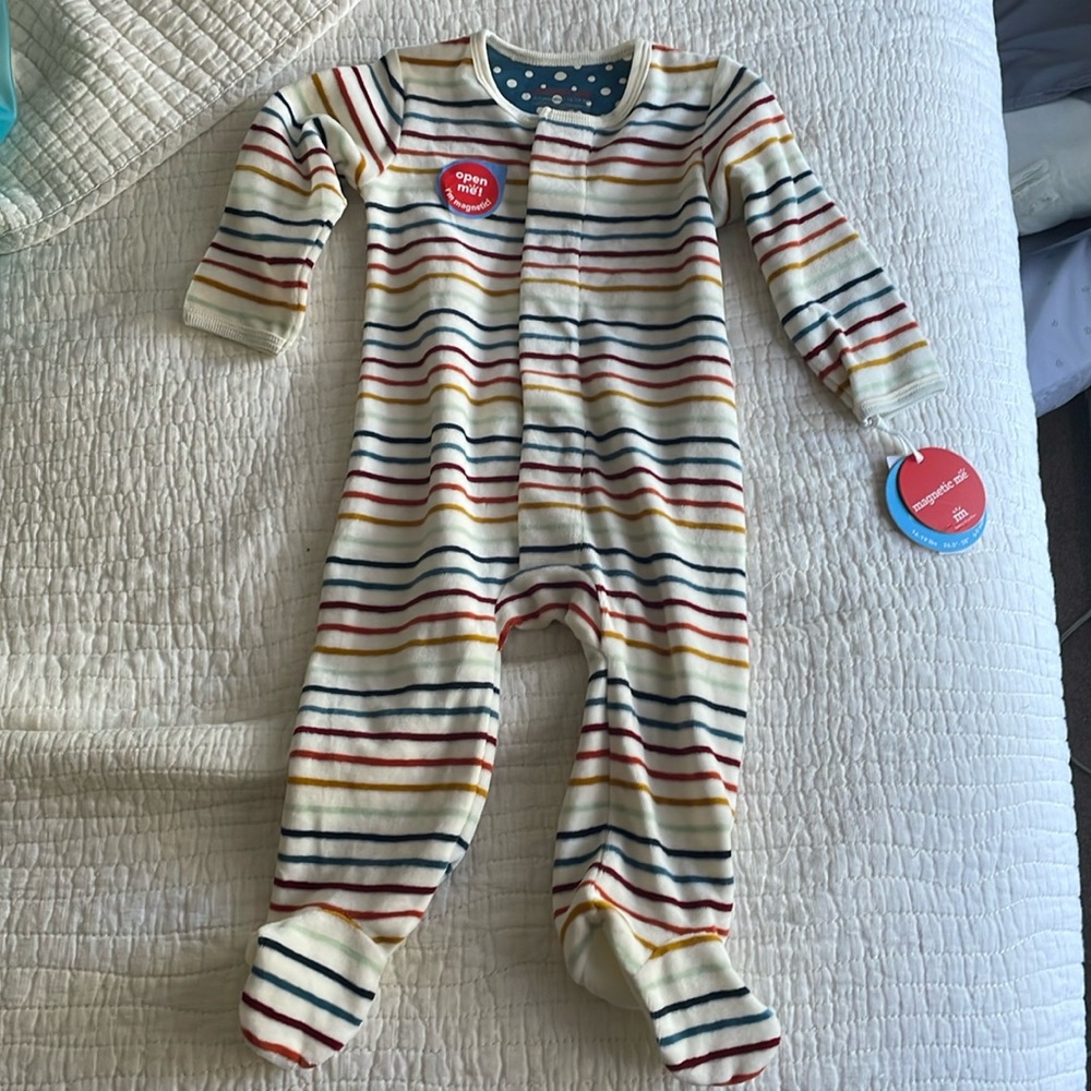 Footed baby pajamas